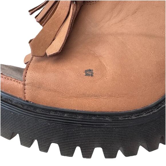 Dr. Martens Seraphina Slingback Kiltie Lug Sole Sandal Womens 7 Tassle Platform - Picture 7 of 10